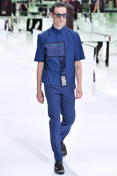 Look 29